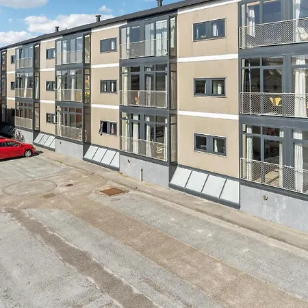 Apartment Bad, Lejl, 67